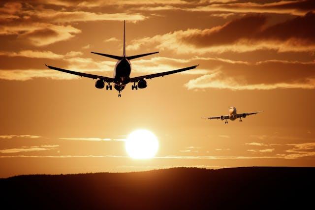 Should You Claim Cancelled Flight Compensation Yourself or Use a Service?